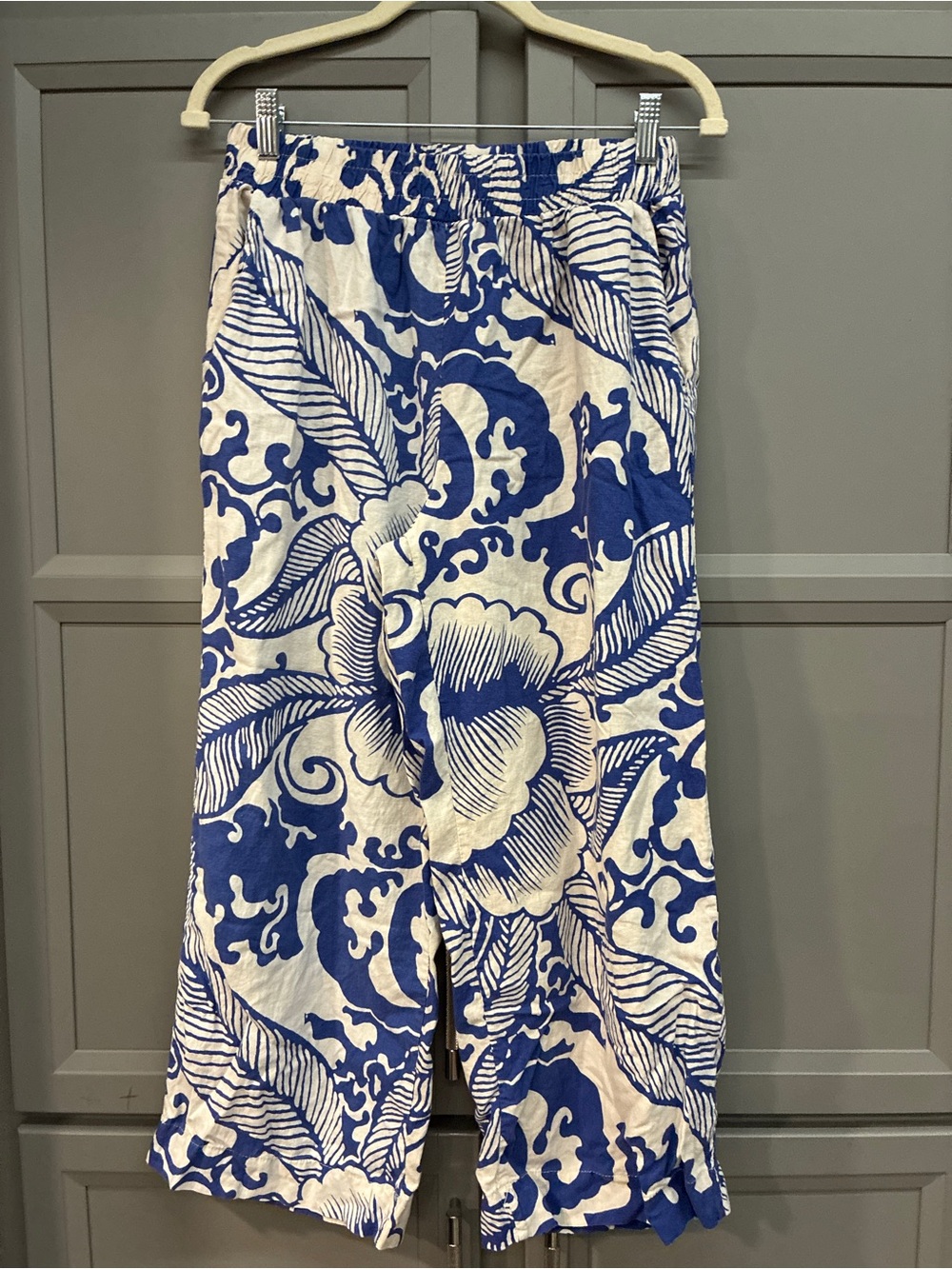 Haute Hippie Blue & White Floral Wide-Leg Capris